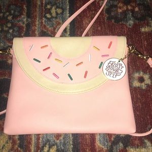 Can’t clutch this Donut clutch WITH matching strap